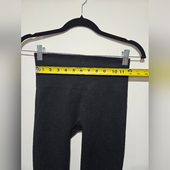 SPANX Leggings - Picture 2 of 7